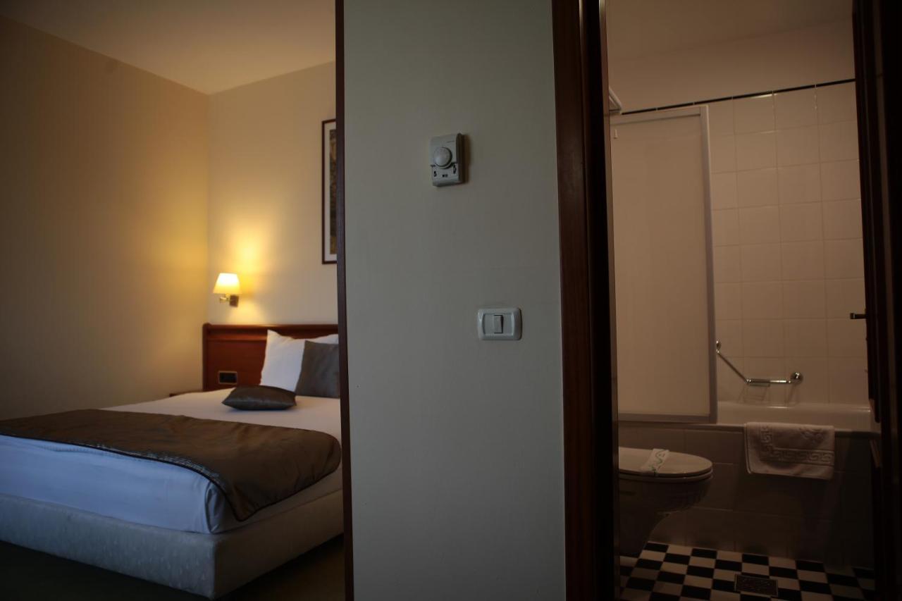 Doppelzimmer mit Balkon